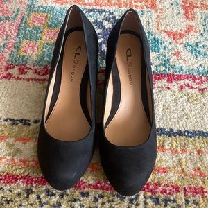 Chinese Laundry. Size 9. Black sueded shoes.